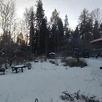 Blue House Nature Retreat With Private Garden Vakantiehuis